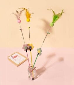 Interactive Cat Teaser Toy with Furry Ball, Feathers & Bell – Perfect for Playtime