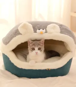 Cozy Winter Cat Bed