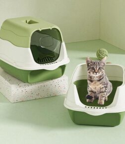 Fully Enclosed Cat Litter Box